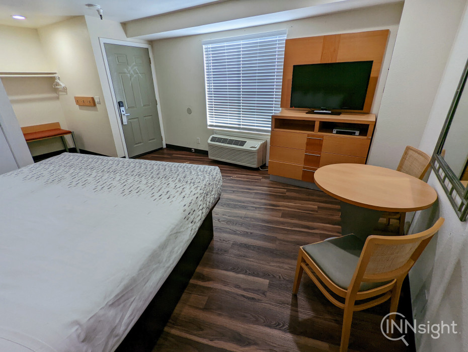 1 King Bed Accessible
